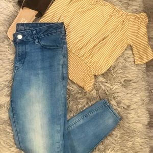 LIKE NEW OLD NAVY JEANS‼️